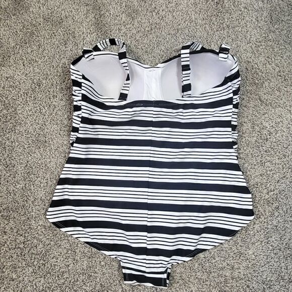 Plus Size Catalina Black & White One Piece Swimsuit - Picture 6 of 11